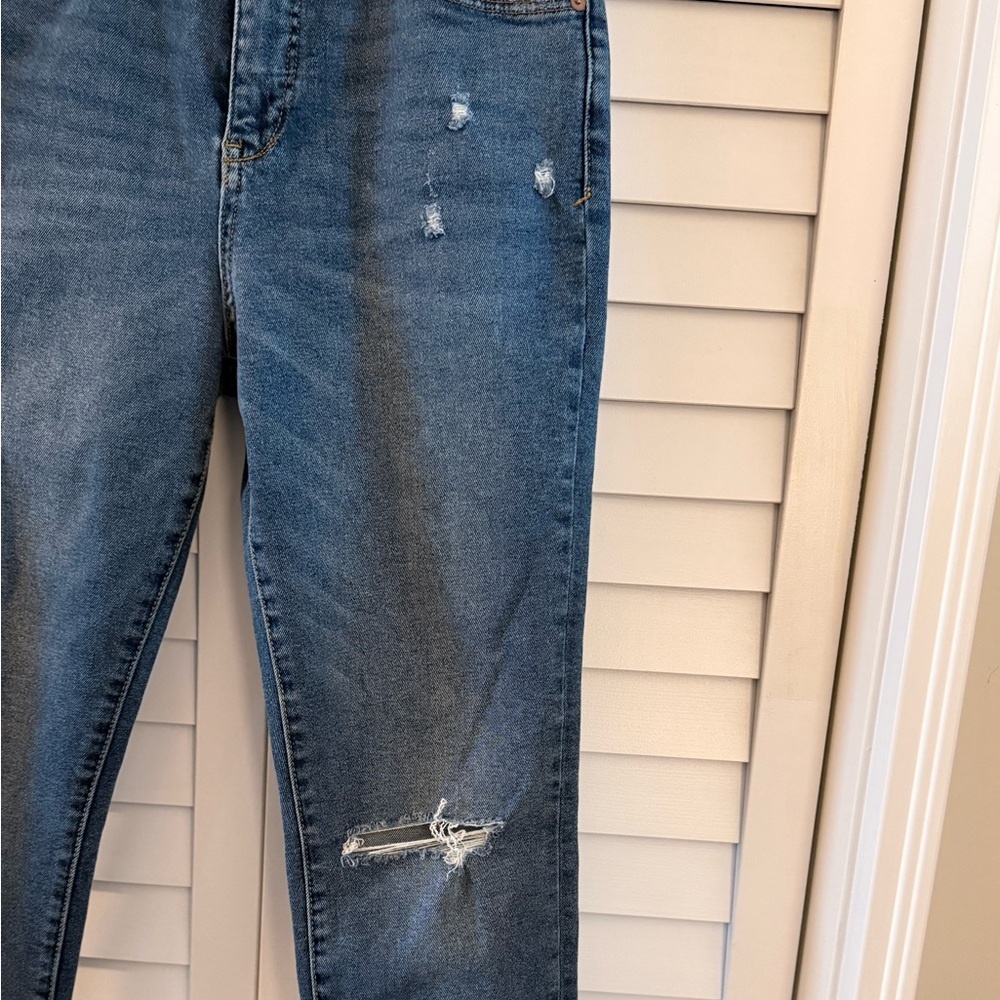Anthropologie Pilcro High Rise Cigarette Distressed Rae Hem Jeans Size 29 - Picture 6 of 15